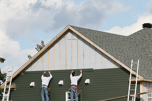 Professional Siding Installation technician working in Hickory, NC